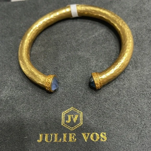 JULIE VOS CATALINA DEMI HINGE CUFF LIGHT BLUE CRYSTALS 24K GOLD - Picture 4 of 6